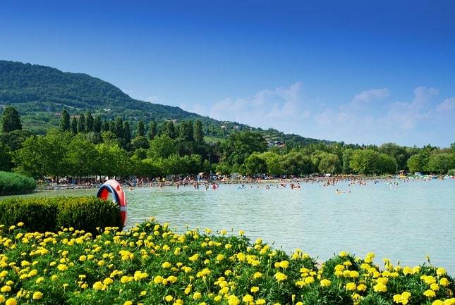 balatonmeer-zwemmen-wandelen-natuur-bergen