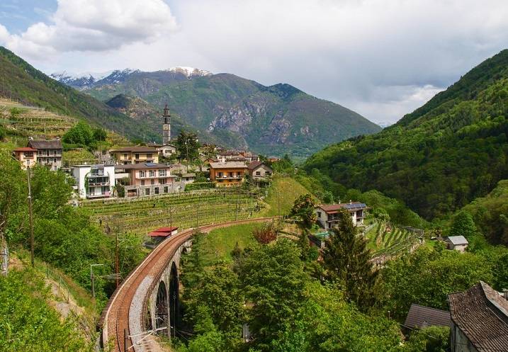 lago-maggiore-mooie-bezienswaardigheden-natuur-bergen