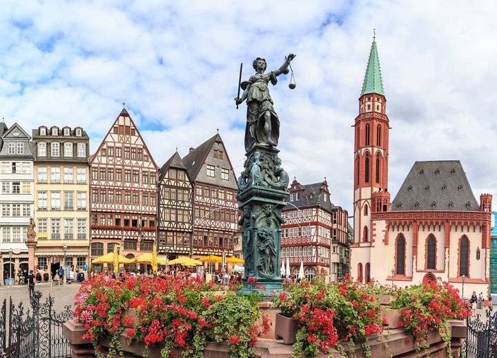 frankfurt-romerberg-plein