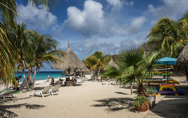 mooie-stranden-curacao-knip