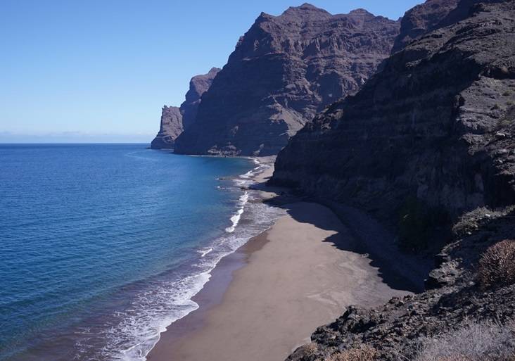 gran-canaria-verscholen-stranden-zwart