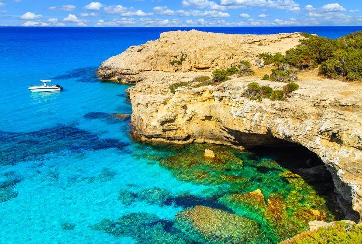 blue-lagoon-rotsen-cyprus
