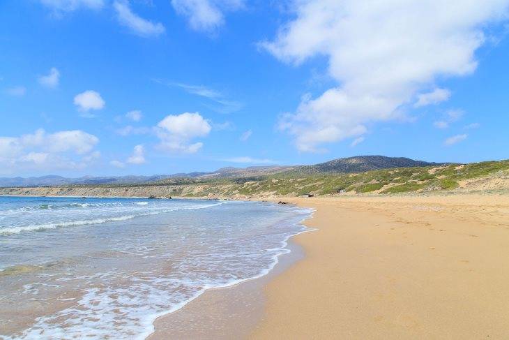 verlaten-lara-strand-cyprus